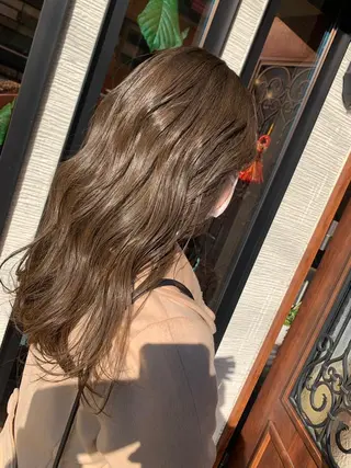 セミロング カラー yoshi （髙橋）のヘアスタイル