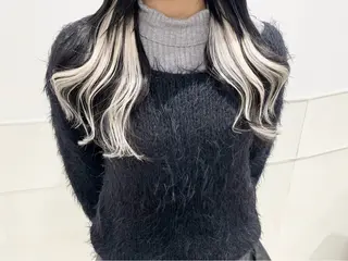 ロング りおな/エクステ /ミルクティーカラーのヘアスタイル