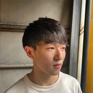 ショート パーマ メンズ 鈴木 達成のヘアスタイル