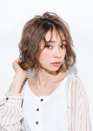 ミディアム ハイトーン/ ダブルカラー/透明感のヘアスタイル