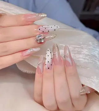 ネイル VIVIAN リサのネイルデザイン