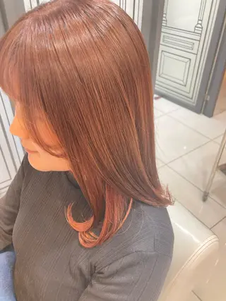 ミディアム カラー 坂田 愛彩萌のヘアスタイル