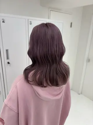 ミディアム カラー マツノ ユイのヘアスタイル