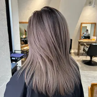 セミロング 新宿デザインカット 👶RENAのヘアスタイル