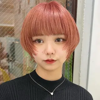 ショート TOMOYAレイヤー ブリーチ縮毛矯正のヘアスタイル