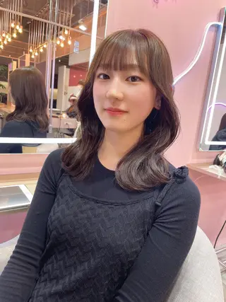 ミディアム wixy    mimi所属・透明感カラーの人 ベージュの王様のヘアスタイル