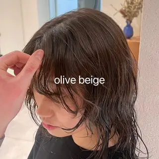 ミディアム カラー yiye aoyama所属・表参道yiye うららのヘアスタイル