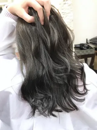 ミディアム カラー 20代半ば上質なへア ケア 髪質改善 大西のヘアスタイル