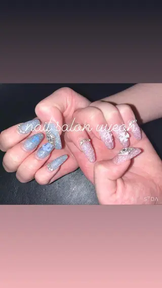 ネイル 鈴木 愛理のネイルデザイン