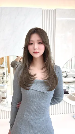 ロング レイヤーカット/ 顔まわり/アオイのヘアスタイル