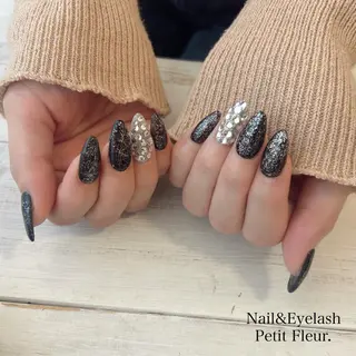 ネイル Petit Fleur所属・青柳 亜梨奈のマツエク・マツパデザイン