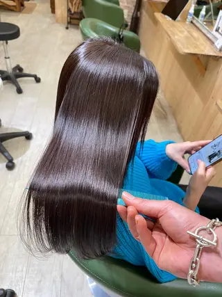 セミロング 韓国レイヤー外国人風 透明感カラー髪質改善のヘアスタイル