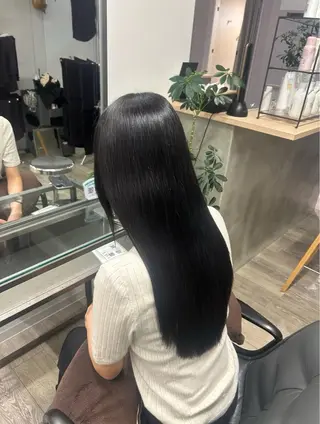 ロング カラー 西口 陽菜のヘアスタイル