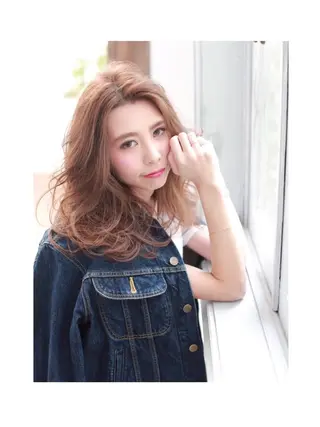 セミロング カラー パーマ 高月 瞭のヘアスタイル