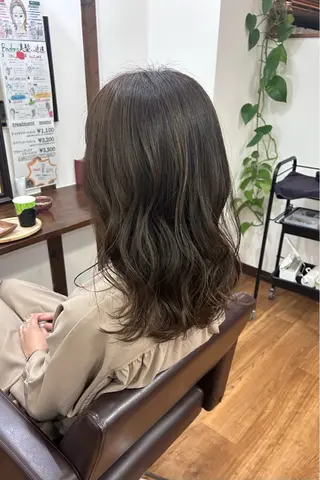 セミロング カラー ヘアアレンジ flower所属・原田 歩実のヘアスタイル