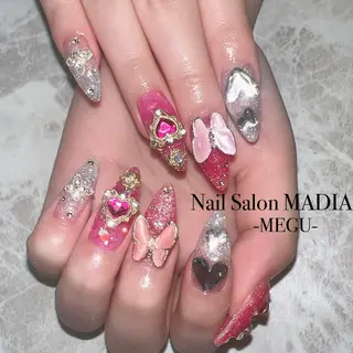 ネイル MADIA藤沢所属・MADIA MEGUのネイルデザイン