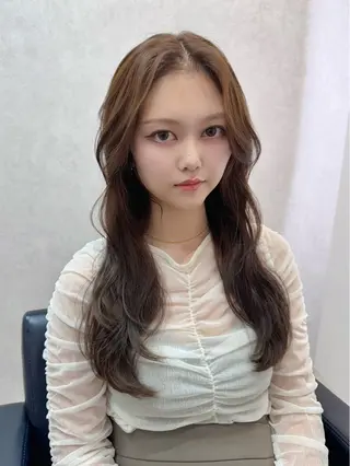 セミロング カラー レイヤーカット 韓国🇰🇷EMIのヘアスタイル