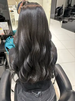 ロング 山中 彩華のヘアスタイル