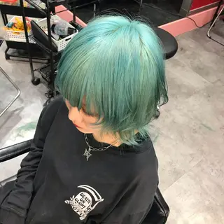 ミディアム カラー ホワイト&レイヤーカ ットエクステ長畠俊輔のヘアスタイル