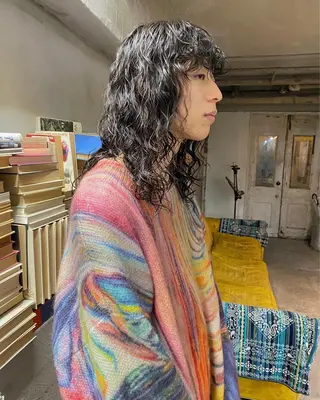 セミロング パーマ メンズ パーマ、髪質改善 カズマのヘアスタイル