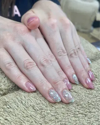 ネイル Lily博多店所属・Lily博多 石井のネイルデザイン