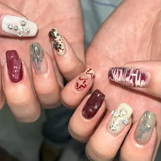 ネイル 🪐富島彩夏 /海外nail🪐のネイルデザイン