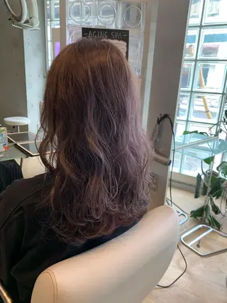 セミロング MIA 菅原のヘアスタイル