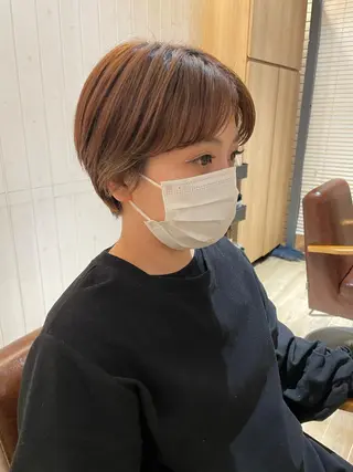 ショート カラー ケアブリーチ/ エクステ/レイヤーのヘアスタイル