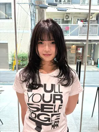 ロング カラー 新宿No1のレイヤー ハイトーン 岩田健斗のヘアスタイル