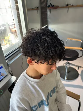 ショート パーマ メンズ men's salon gaudi 高槻店所属・曲がる縮毛矯正/ 波巻きパーマ/川岸のヘアスタイル