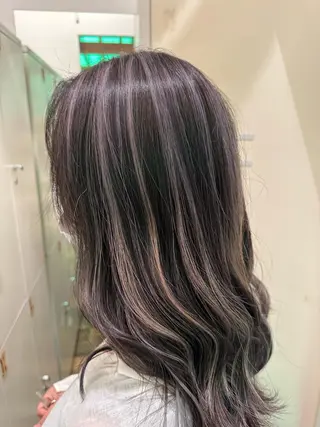 ロング カラー 茅ヶ崎/ハイトーン /レイヤーカットのヘアスタイル