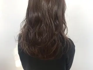 ロング カラー 【Uneユヌ】菊地 春那のヘアスタイル