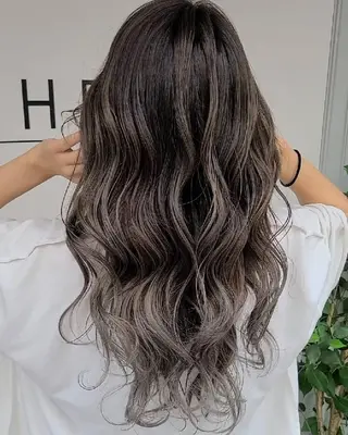 ロング カラー cherie所属・バレイヤージュ/ ハイライト/大内格のヘアスタイル