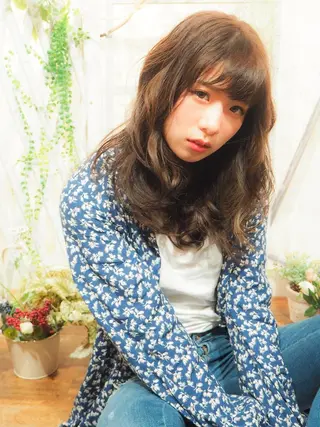 ミディアム 別所 彩香のヘアスタイル