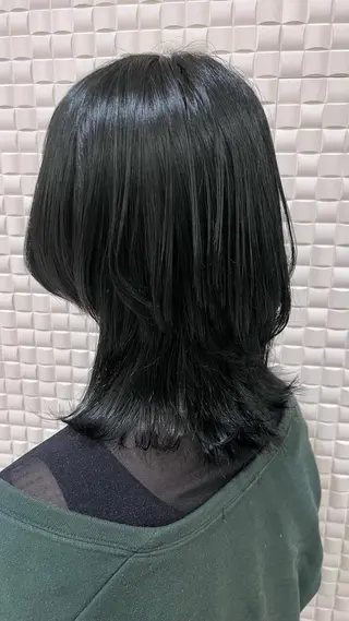 ミディアム 艶カラー/ よしみ🥣のヘアスタイル