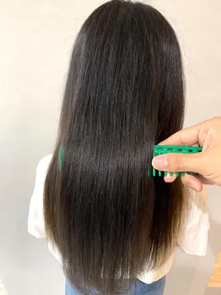 ロング 髪質改善 上品艶感カラーのヘアスタイル