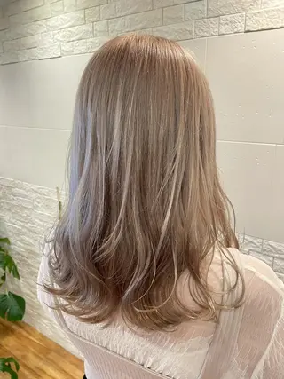 セミロング カラー Hiroto／ インナーカラー／神戸のヘアスタイル