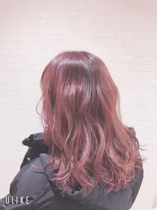 ミディアム カラー 岩永 梨玖のヘアスタイル