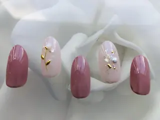 ネイル 【尾下】 ロイヤル•セラピストのネイルデザイン