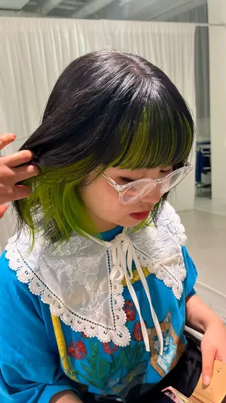 セミロング 🍓ハイトーンカラー 🎀nene🍓のヘアスタイル