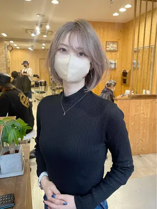 ショート 韓国レイヤー外国人風 透明感カラー髪質改善のヘアスタイル