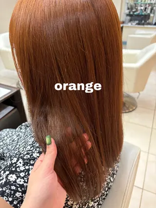 セミロング カラー 伊藤 杏奈のヘアスタイル