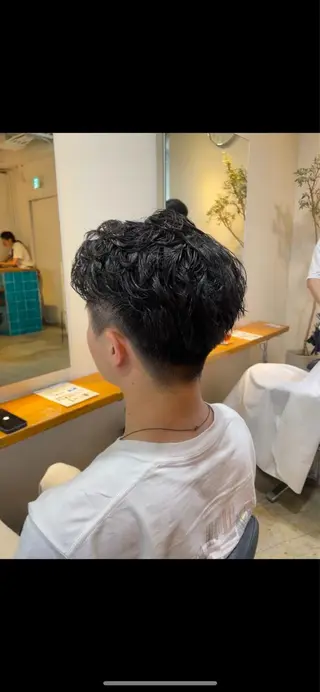 パーマ メンズ RIN／韓国ヘア レイヤーカットのヘアスタイル