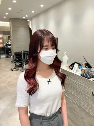 ロング カラー サキ🤍ハイトーン 🩰くびれ巻きヘアのヘアスタイル