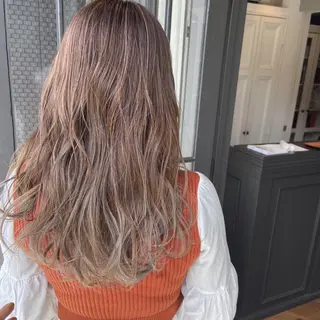 ミディアム カラー 峯 志帆のヘアスタイル