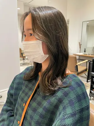 セミロング 髪質改善ストレー ト指名NO.1林駿希のヘアスタイル