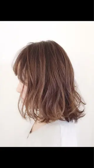 ミディアム 透明感カラー 金村真子のヘアスタイル