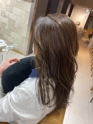 ロング カラー ハイライトカラー/ ハイトーン🍀白石のヘアスタイル