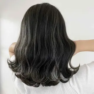 ミディアム カラー LONESS  omotesando所属・佐藤 天真のヘアスタイル