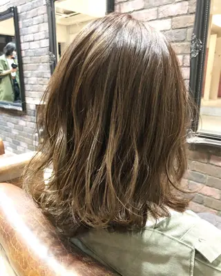 ミディアム カラー パーマ olga所属・松尾謙佑【ハイライト LEDエクステ】のヘアスタイル